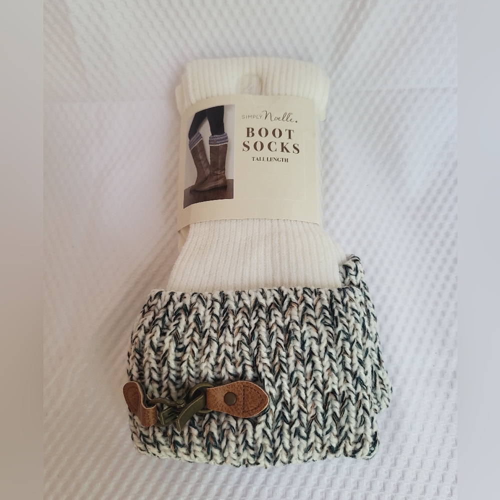 Simply Noelle Ivory and Charcoal Boot Socks NWT One Size